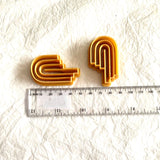 Uneven Lined Arch Set